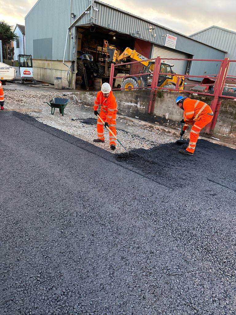 Surfacing and Drainage for Heavy Machinery 06 Asphalt surfacing